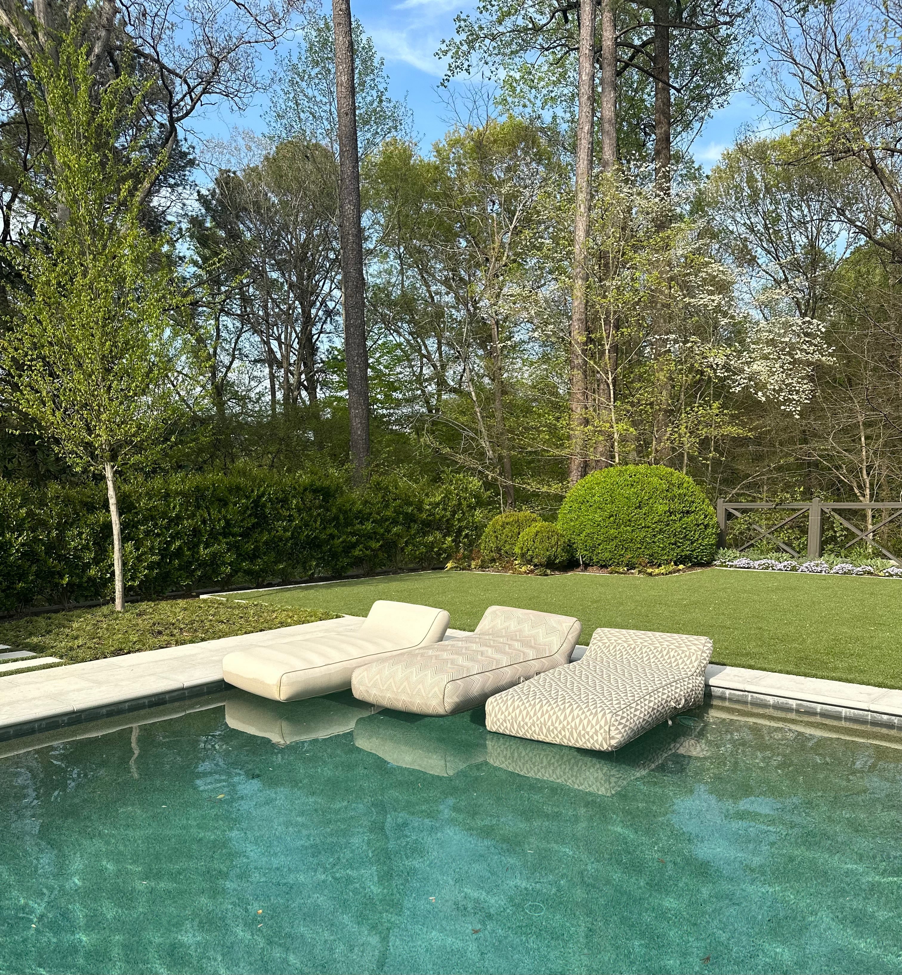 Oyster Linen - Luxe Linen-Like Inflatable Boat & Pool Lounger