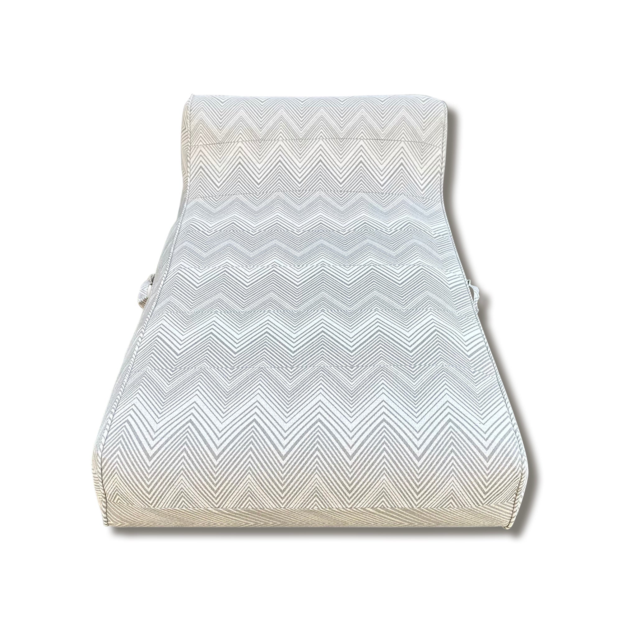 Oyster Zag - Luxe Linen-Like Inflatable Boat & Pool Lounger